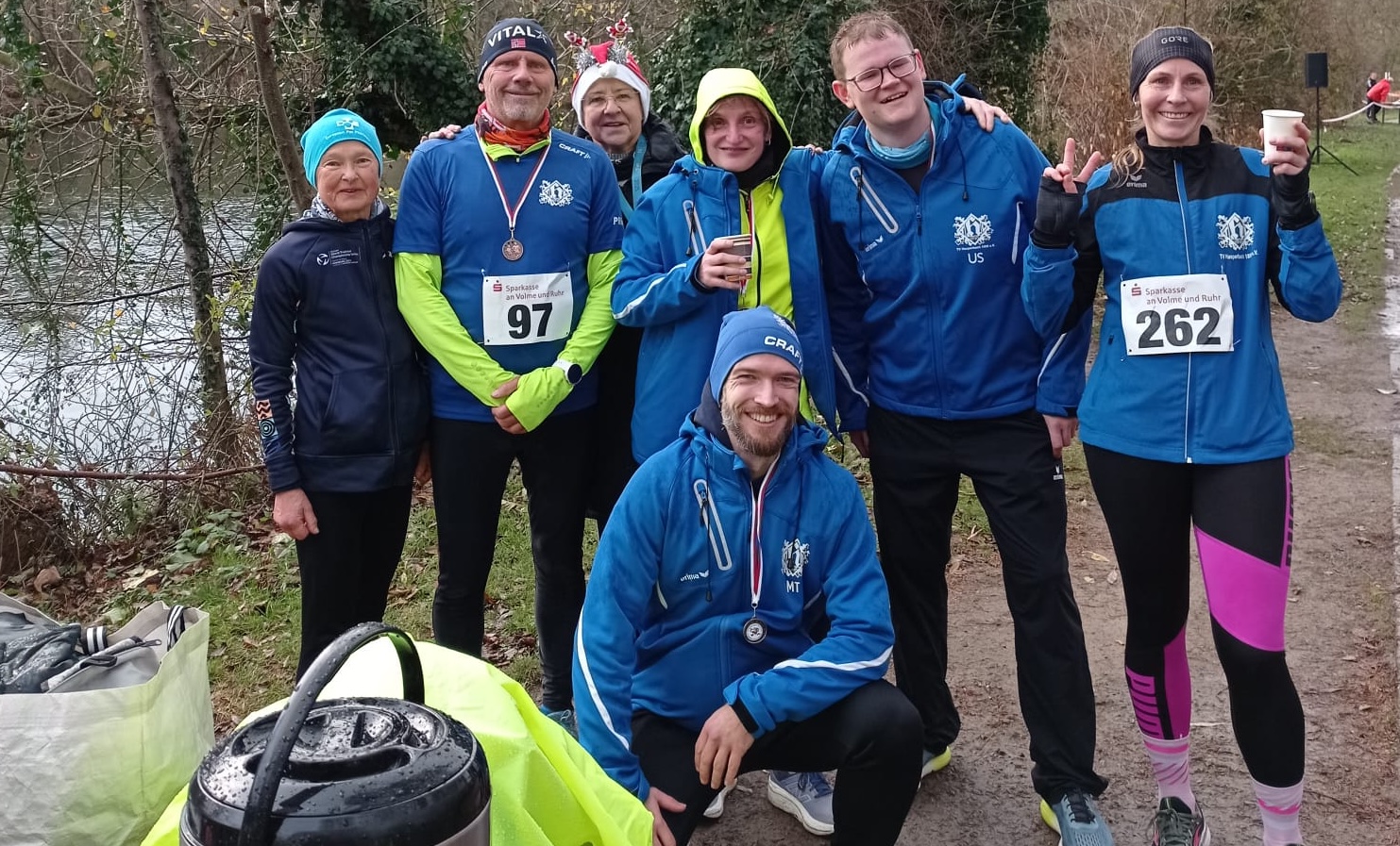 Unsere StarterInnen nach erfolgreichem Nikolauslauf Herdecke 2025